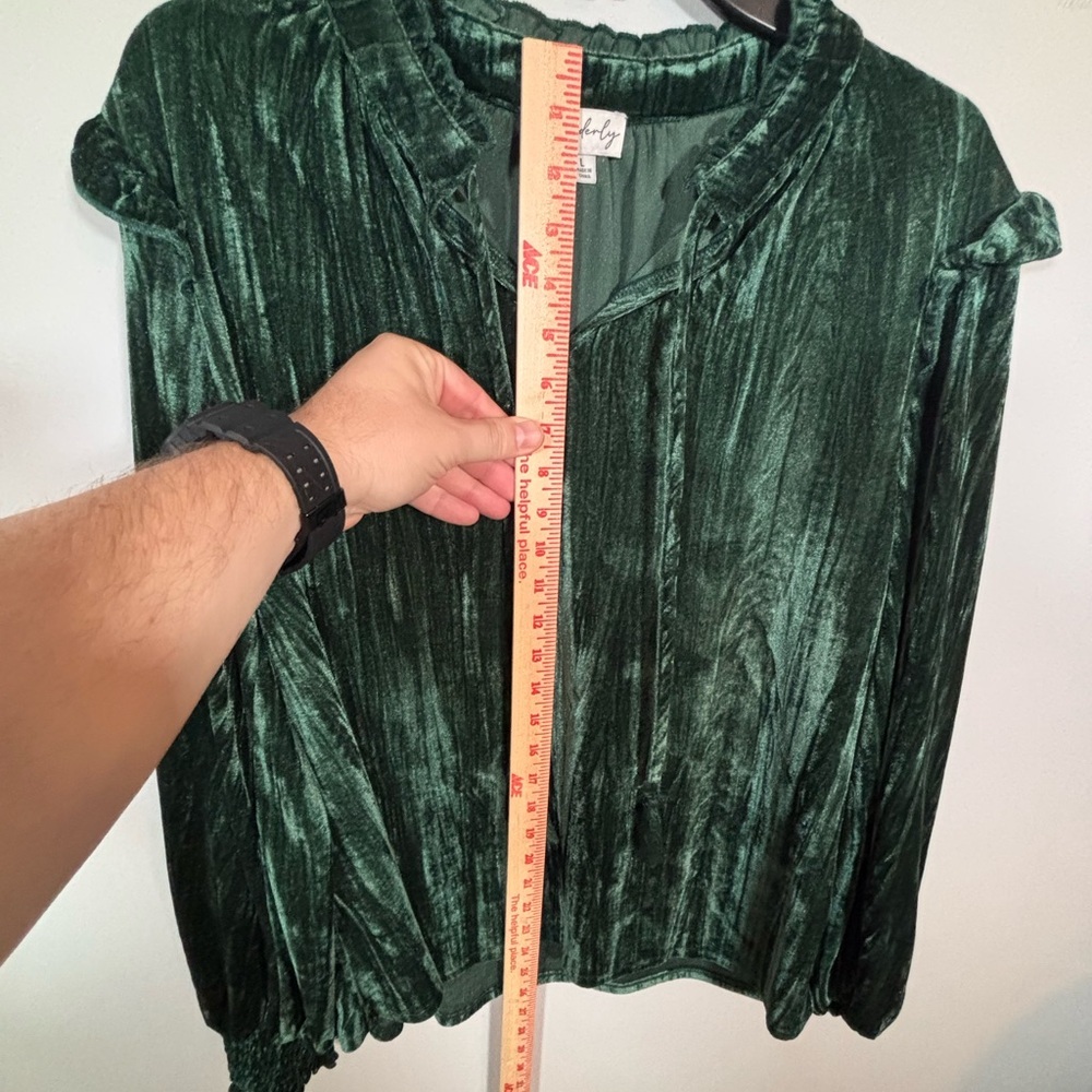 Wonderly Emerald Green Velvet Ruffle Blouse L Women’s Long Sleeve Holiday Top - Picture 9 of 11